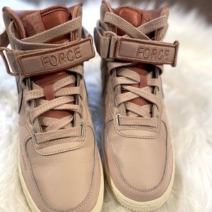 NIKE WOMENS AF1 HI UT